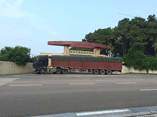 欣方圳仿大理石垃圾桶廠家為清遠高校送貨上門。