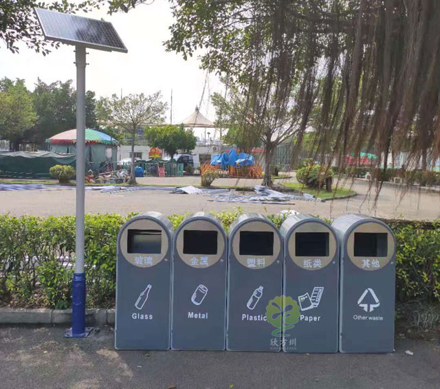 新款多分類果皮箱垃圾分類收集容器太陽能供電，智能滿溢功能通過平臺遠程終端提醒